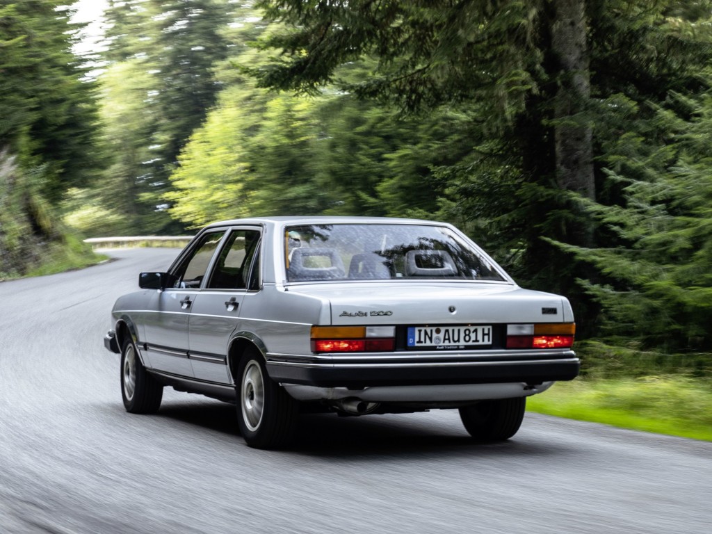 Audi 200 5E, 136hp (Automatic)